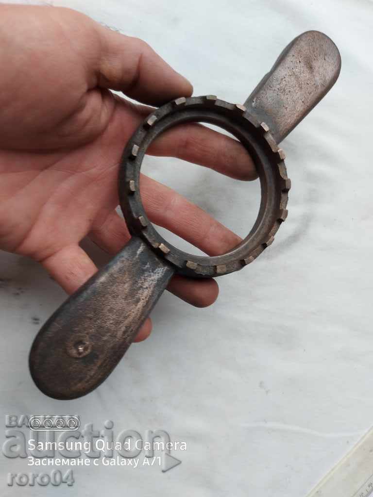 JAR CLOSER - BRONZE - 7 JAR CLOSER - BRONZE - 7