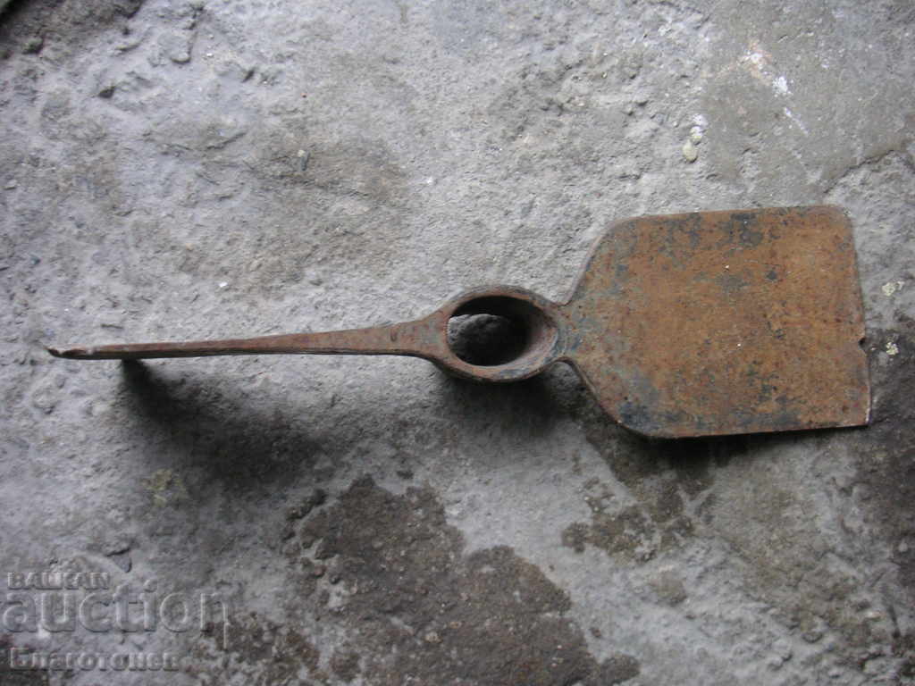 Παράδοση Τσεκούρι μάχης Παράδοση Τσεκούρι μάχης