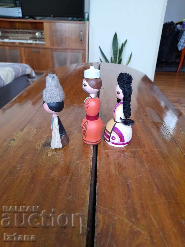 Delivery of Folk figurine, doll