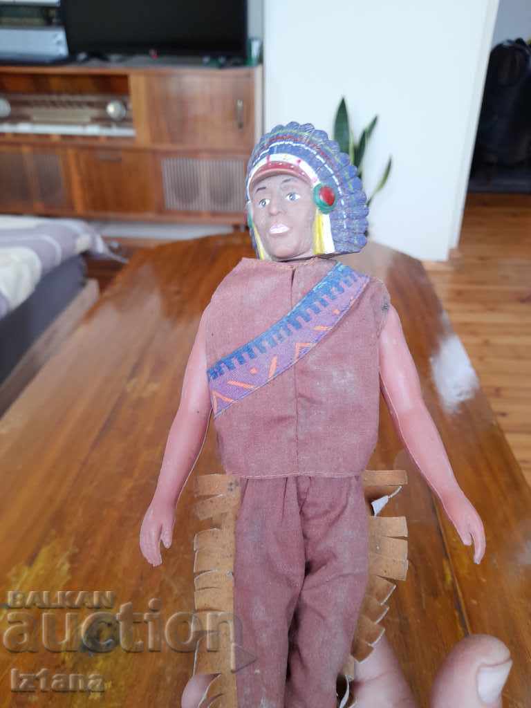 Auction An old Indian figurine Auction An old Indian figurine