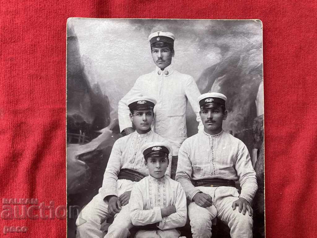 Doi frați Gotse și Tushe Netsevi fotografie veche cu preț 15.00 BGN | € 7.67 Doi frați Gotse și Tushe Netsevi fotografie veche cu preț 15.00 BGN | € 7.67