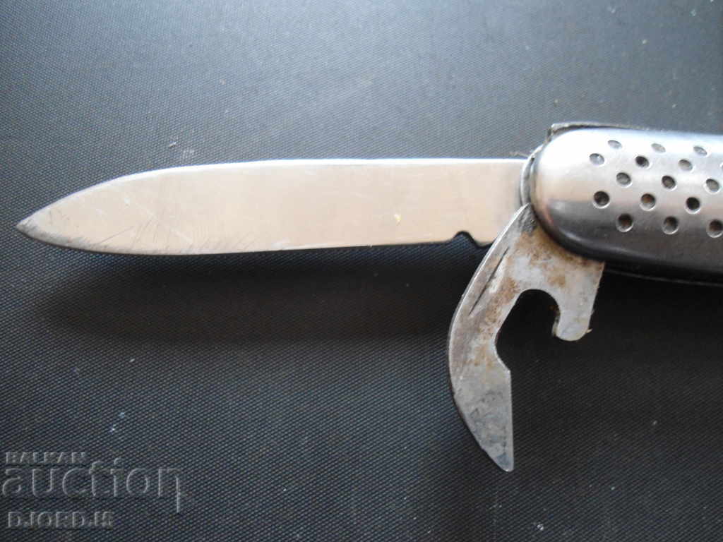Old pocket knife with price 5.00 BGN | € 2.56