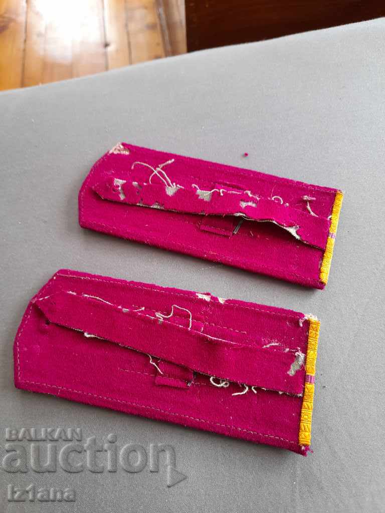 Old Epaulets Junior Lieutenant with price 30.00 BGN | € 15.34