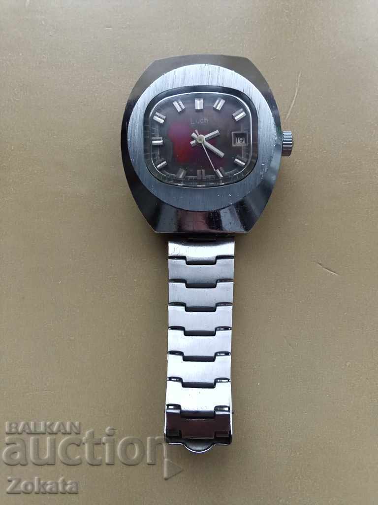 Watch Luch. It works. Watch Luch. It works.