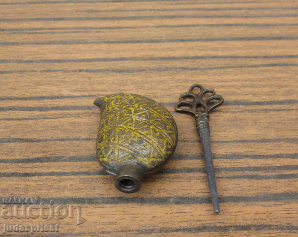 old Bulgarian Revival bottle half buckle buckles with price 90.00 BGN | € 46.02 old Bulgarian Revival bottle half buckle buckles with price 90.00 BGN | € 46.02