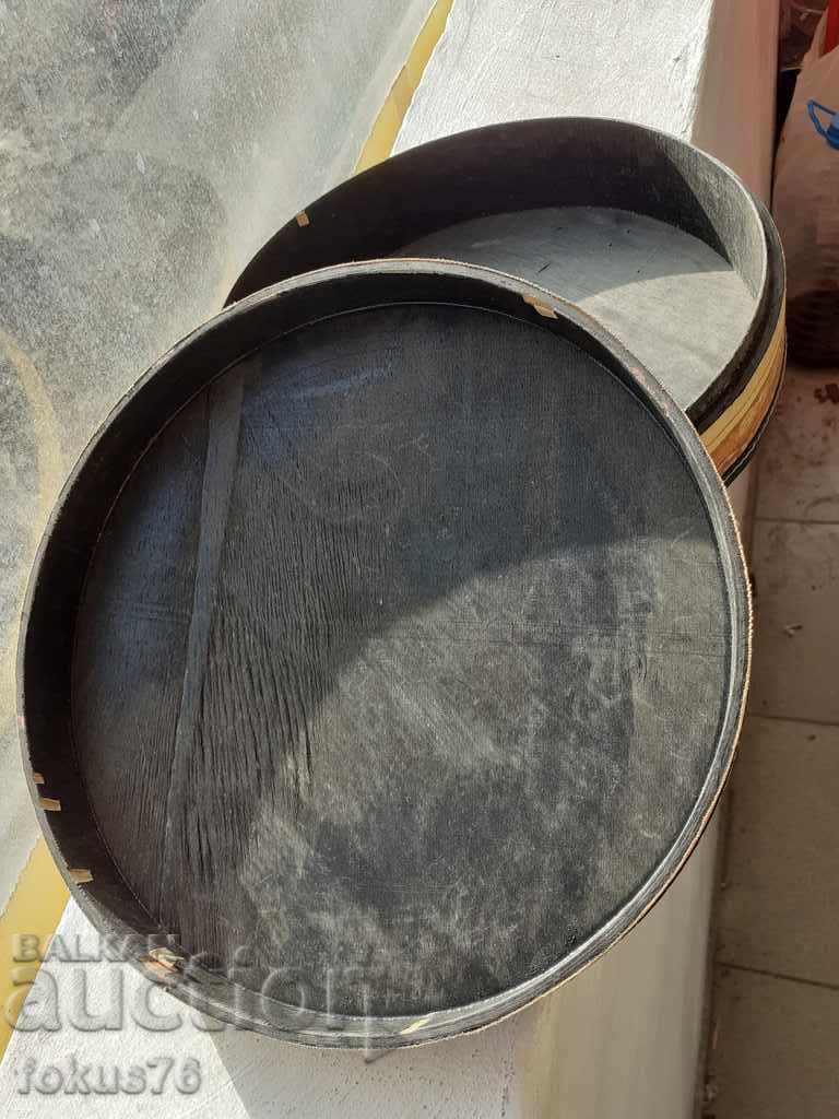 Delivery of Old luxury wooden box Delivery of Old luxury wooden box