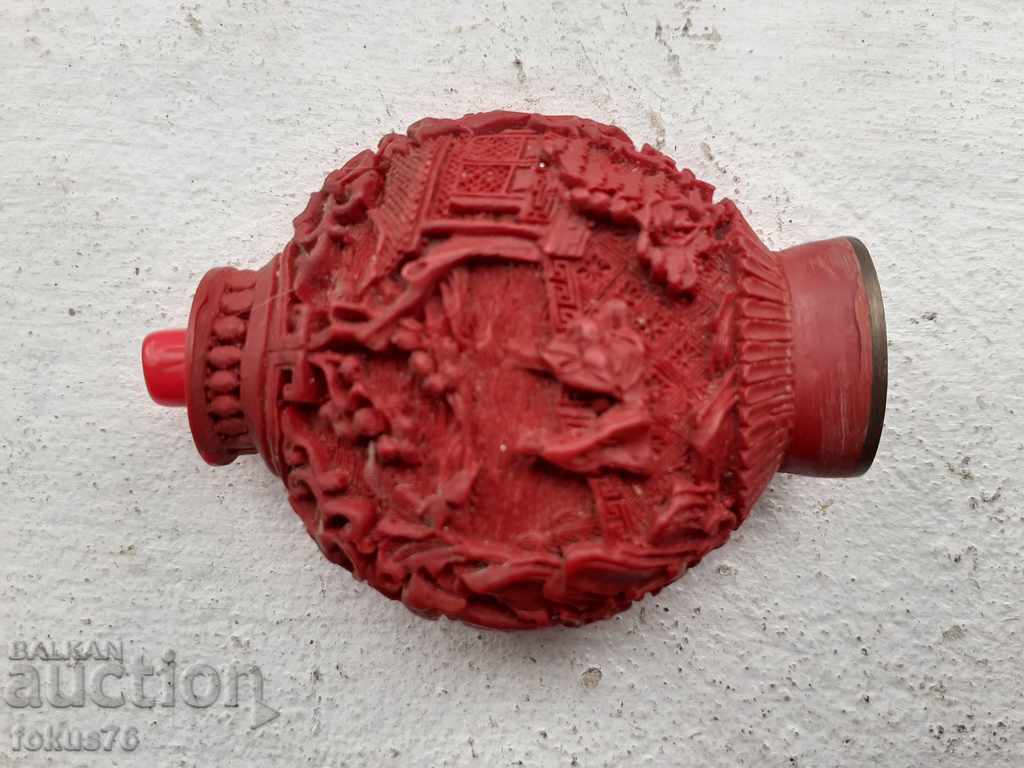 Auction Old Chinese perfume bottle Cinnabar Laquer Auction Old Chinese perfume bottle Cinnabar Laquer