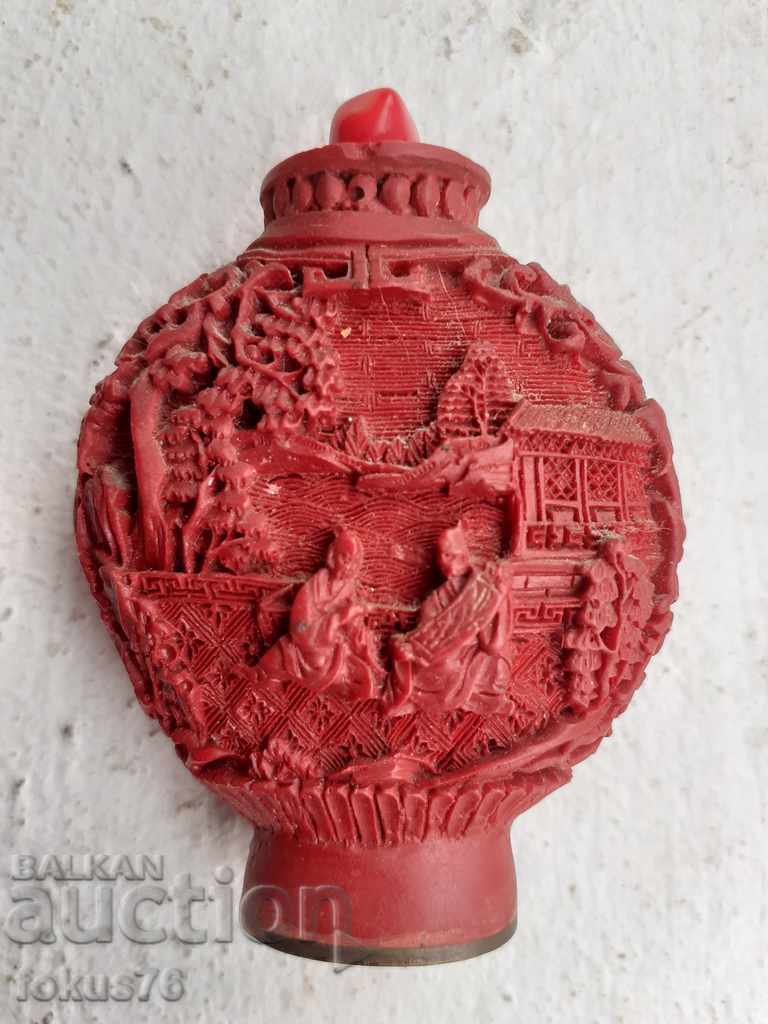 Old Chinese perfume bottle Cinnabar Laquer