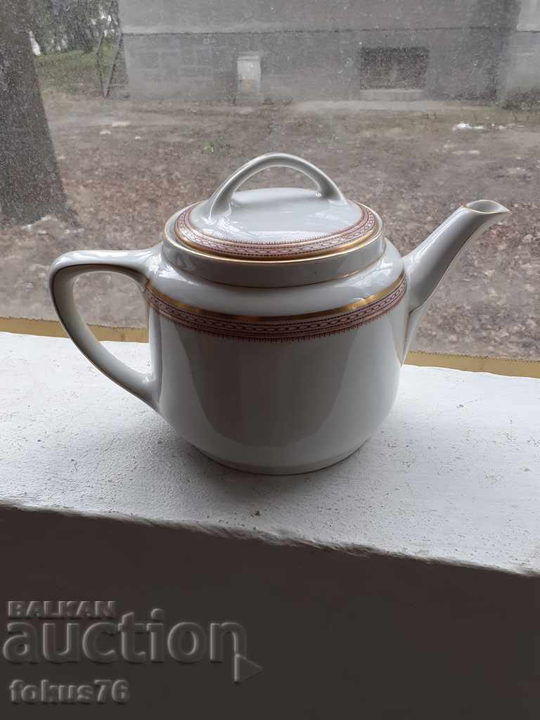 Прекрасен стар колекционерски порцеланов чайник KPM Germay