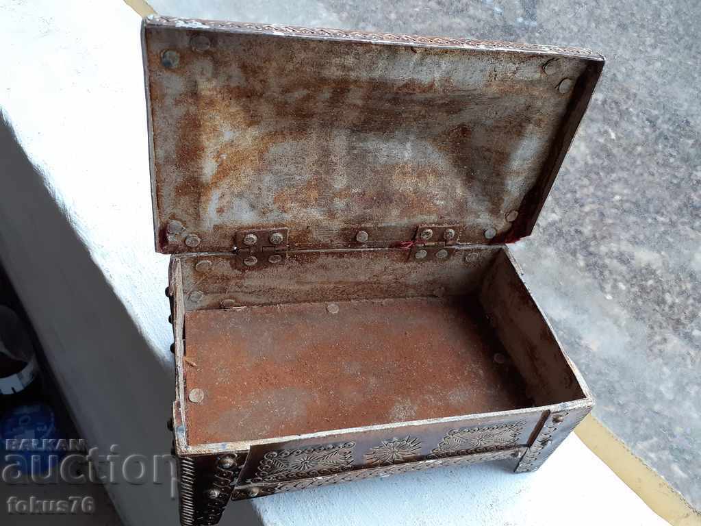 Old Bulgarian metal jewelry box with price 44.00 BGN | € 22.50 Old Bulgarian metal jewelry box with price 44.00 BGN | € 22.50