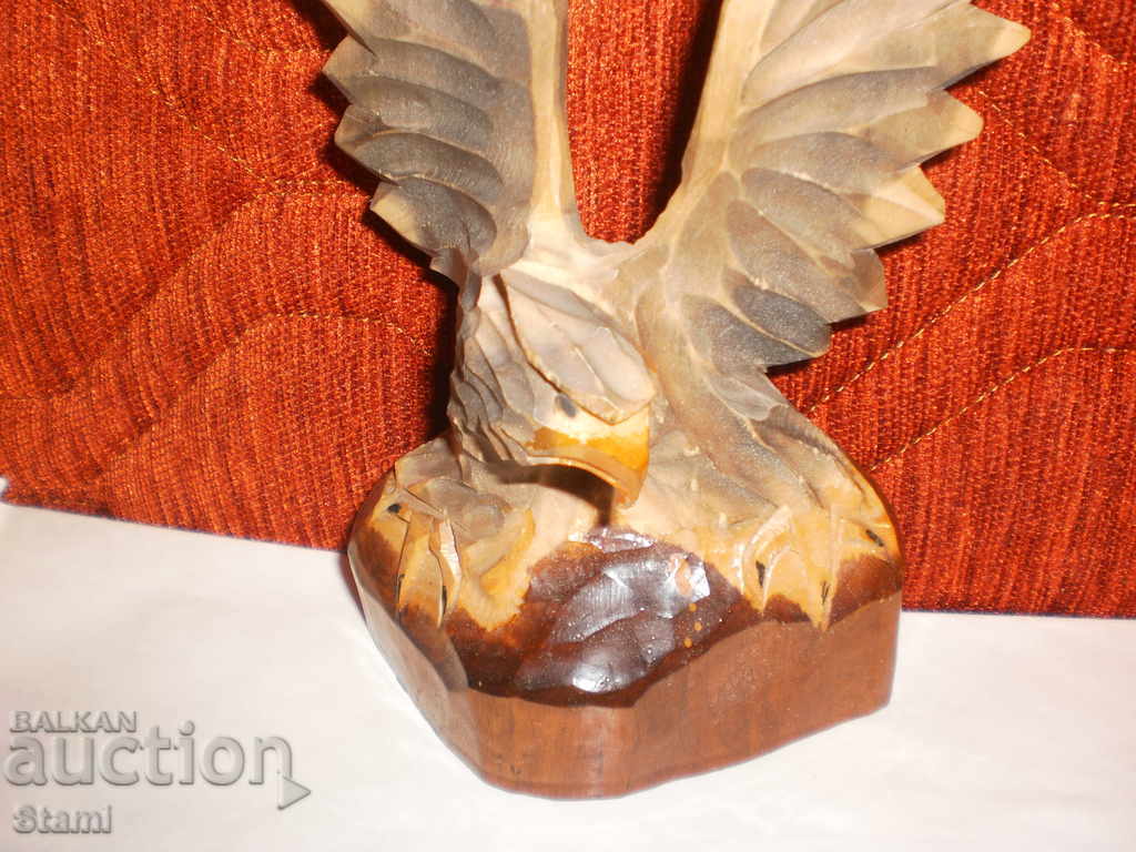Auction  Wooden figure of an eagle