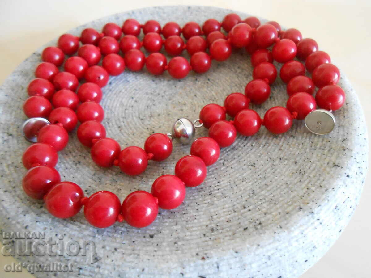 Κολιέ και βραχιόλι από κόκκινο κοράλλι, ασημί magn. στερεώνω 925 με τιμή 197.00 BGN | € 100.72 Κολιέ και βραχιόλι από κόκκινο κοράλλι, ασημί magn. στερεώνω 925 με τιμή 197.00 BGN | € 100.72