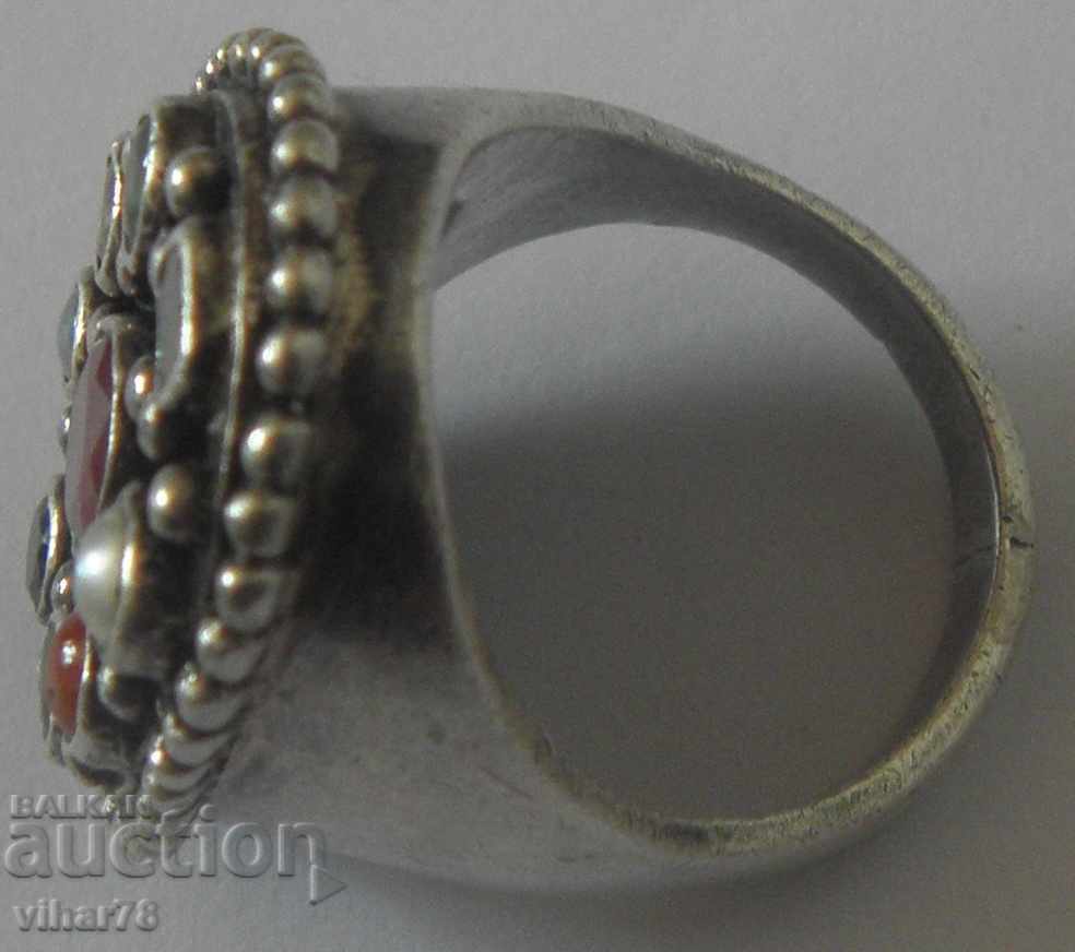 OLD SILVER RING WITH STONES - 6 OLD SILVER RING WITH STONES - 6