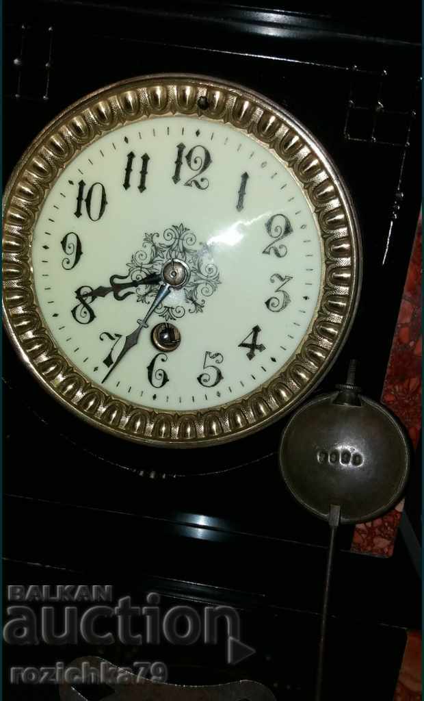 Delivery of Old fireplace clock with candlesticks set Delivery of Old fireplace clock with candlesticks set