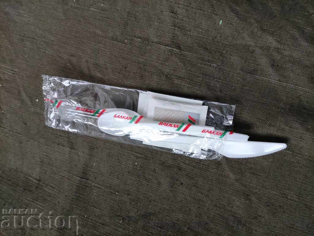 Auction  Balkan Airlines food set