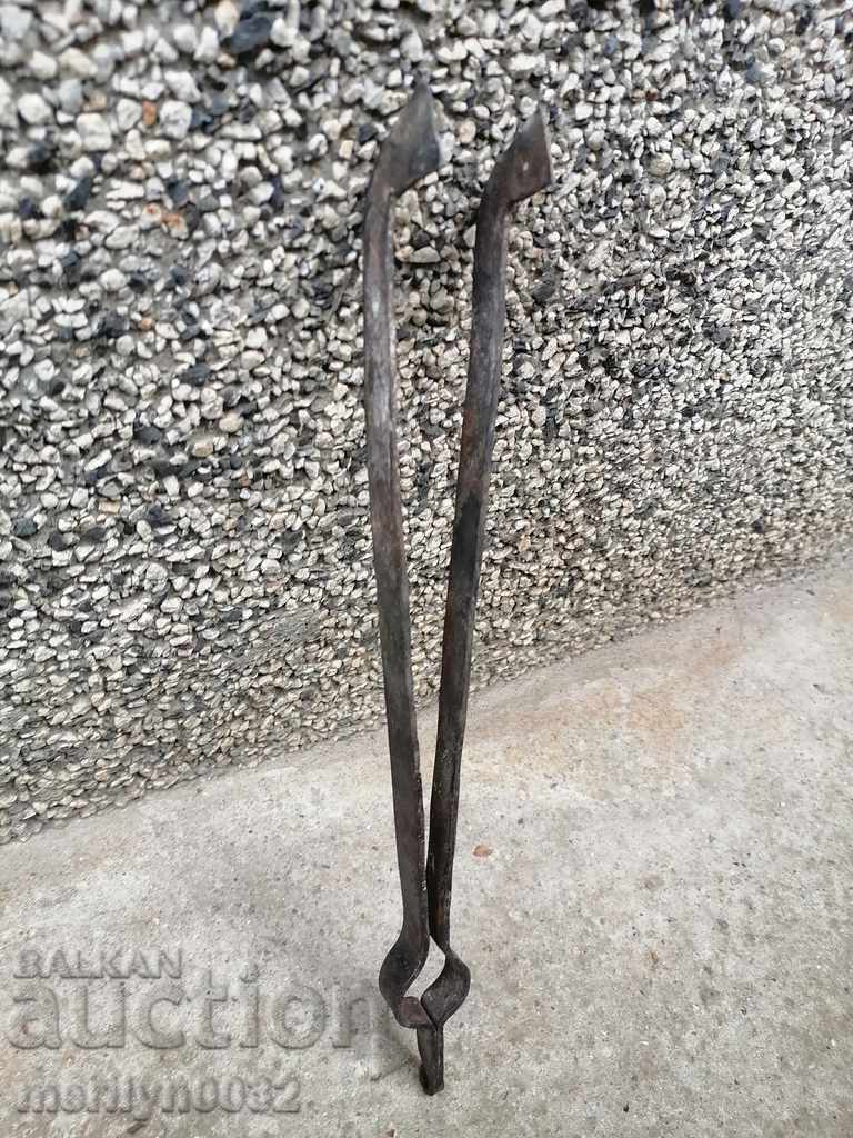 Стар ръчно кован дилаф, ковано желязо, маша с цена 28.00 лв. | € 14.32
