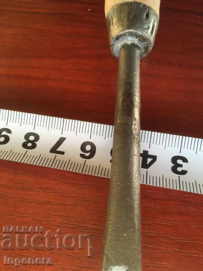 SCREWDRIVER SCREWDRIVER STRONG WITH A NEW HANDLE with price 13.00 BGN | € 6.65 SCREWDRIVER SCREWDRIVER STRONG WITH A NEW HANDLE with price 13.00 BGN | € 6.65