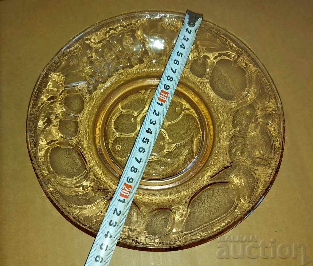 Delivery of SOC GLASS FRUIT BOWL CUP SWEET PLATE PLATE TRAY