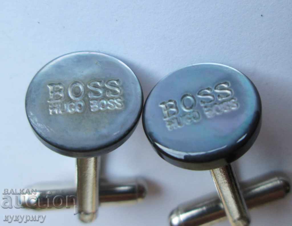 Δημοπρασία Κουμπιά κουμπιά BOSS hugo boss με επώνυμες μανσέτες Δημοπρασία Κουμπιά κουμπιά BOSS hugo boss με επώνυμες μανσέτες