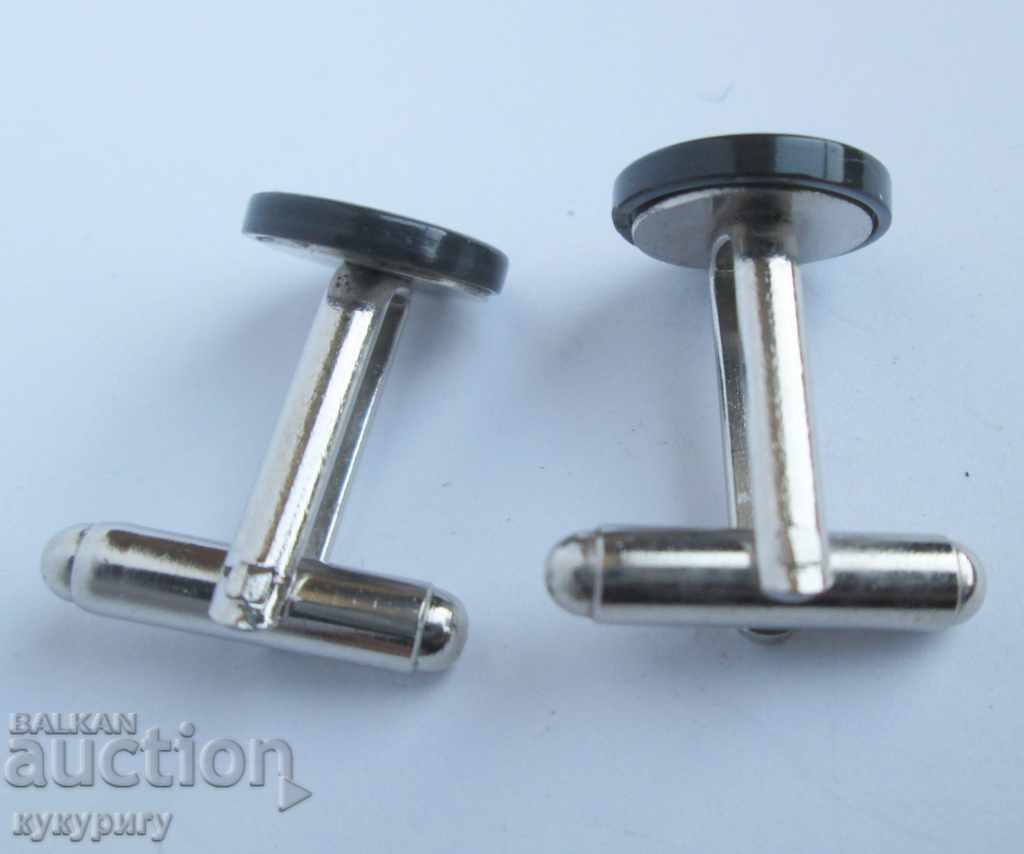 Παράδοση Κουμπιά κουμπιά BOSS hugo boss με επώνυμες μανσέτες Παράδοση Κουμπιά κουμπιά BOSS hugo boss με επώνυμες μανσέτες