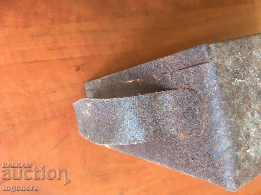 Delivery of ASHTRAY FROM STOVE METAL OLD WORKMANSHIP Delivery of ASHTRAY FROM STOVE METAL OLD WORKMANSHIP