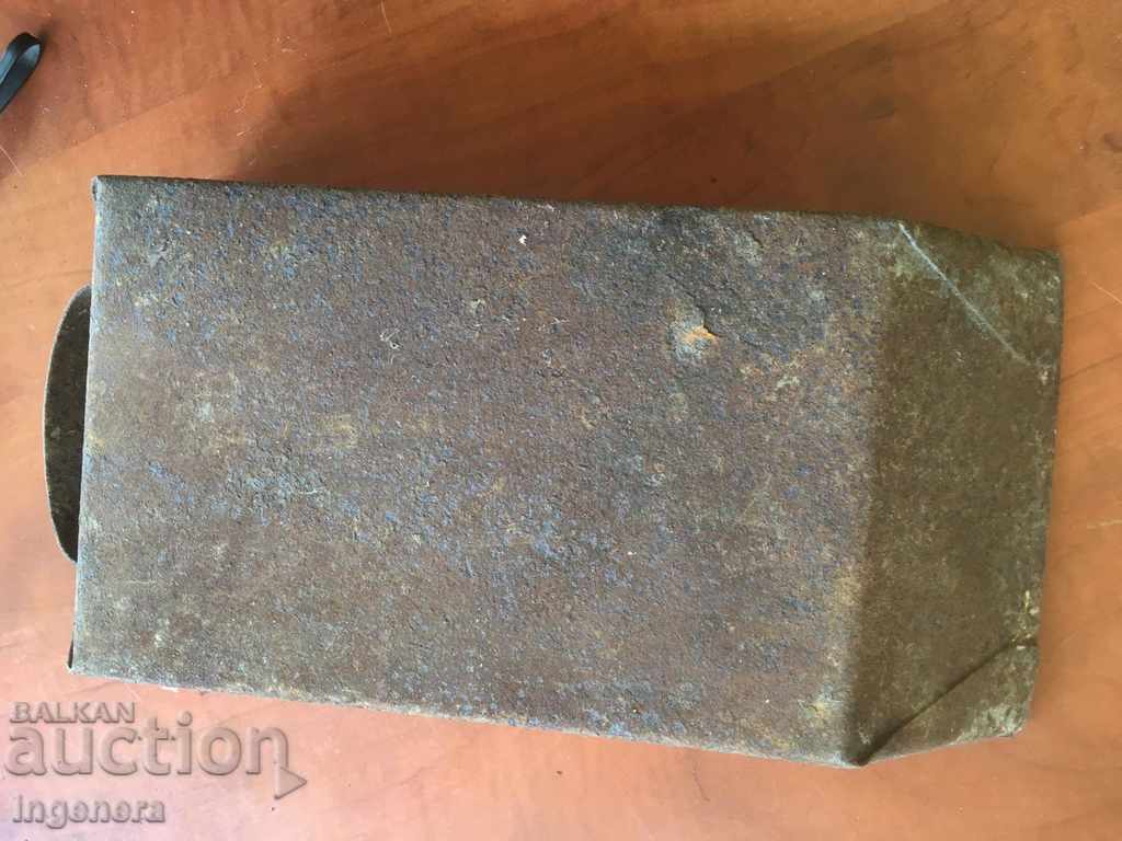 ASHTRAY FROM STOVE METAL OLD WORKMANSHIP - 5 ASHTRAY FROM STOVE METAL OLD WORKMANSHIP - 5