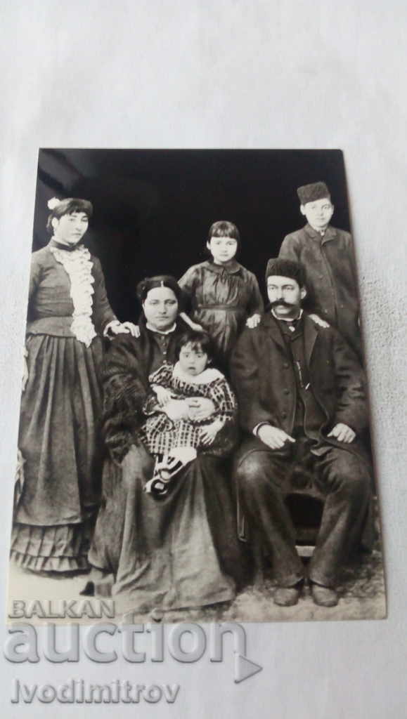 Ο PK Yavorov μεταξύ της οικογένειάς του Chirpan 1889