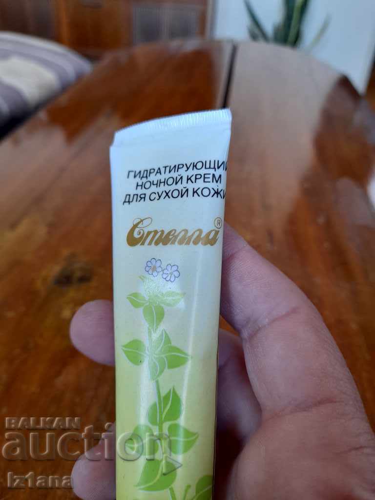 Crema vechi Stella cu preț 15.00 BGN | € 7.67 Crema vechi Stella cu preț 15.00 BGN | € 7.67