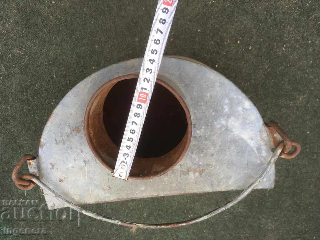 Auction  ANTIQUE GALVANIZED SHEET METAL MILK CAN
