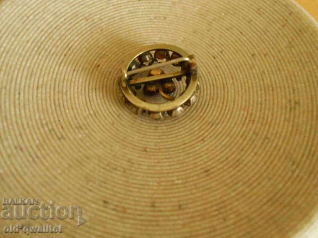 Delivery of Very old BROOCH with stones (one is missing) 1890 - 1910 Delivery of Very old BROOCH with stones (one is missing) 1890 - 1910