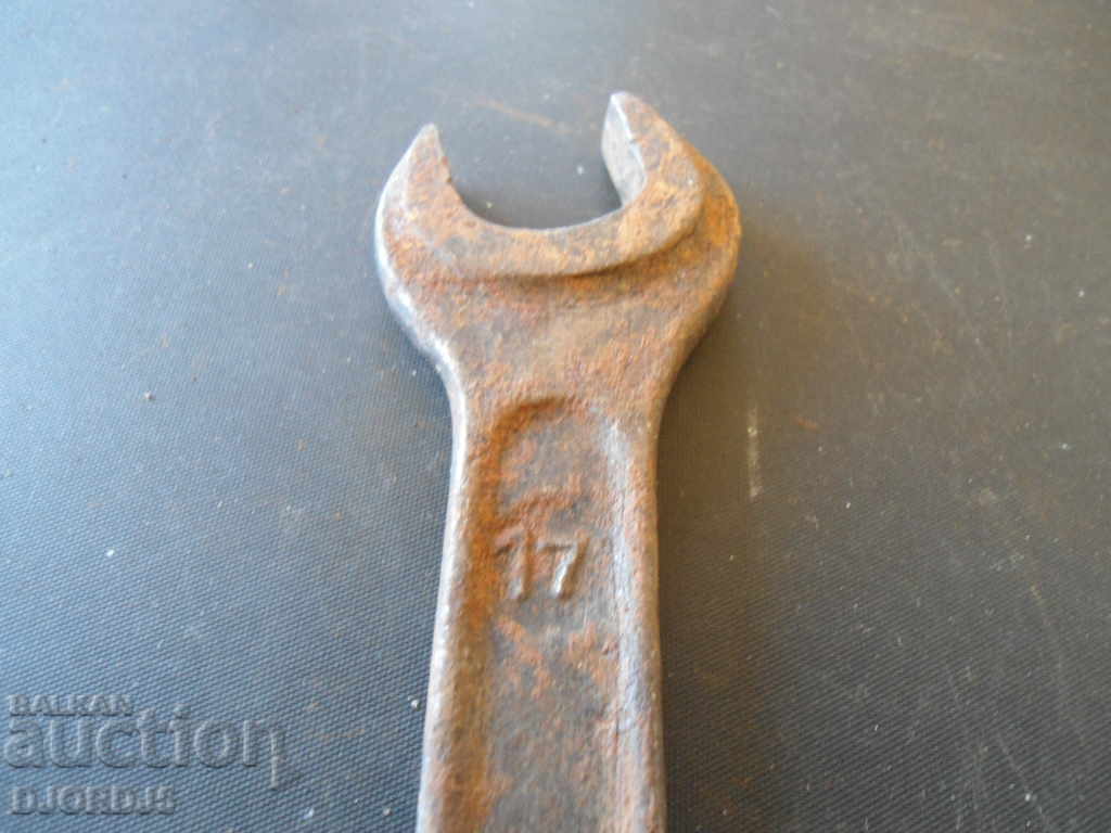 Auction  Old Key 17-19