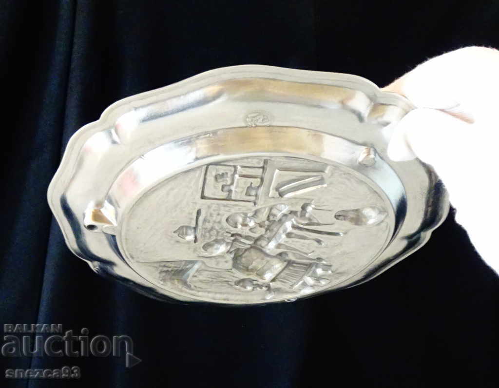 Auction Inn, plate, tin panel. Auction Inn, plate, tin panel.