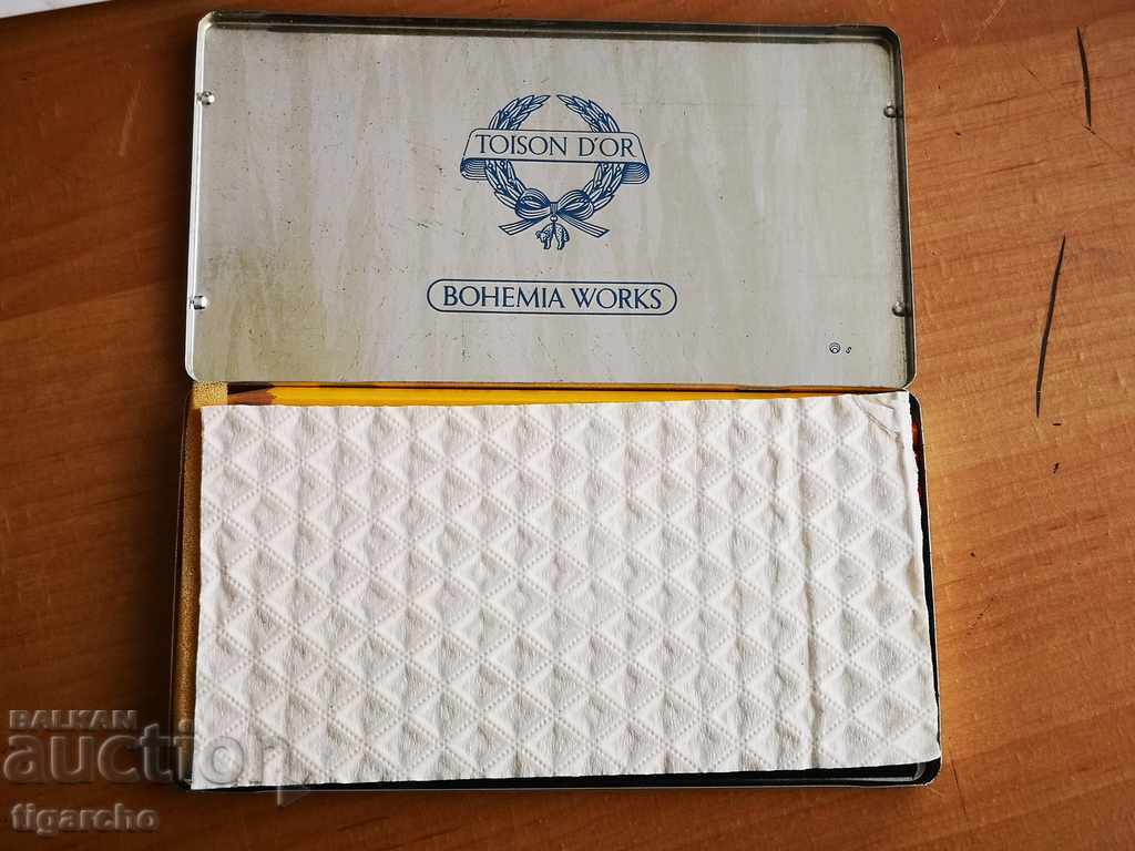 Auction  Old pencils