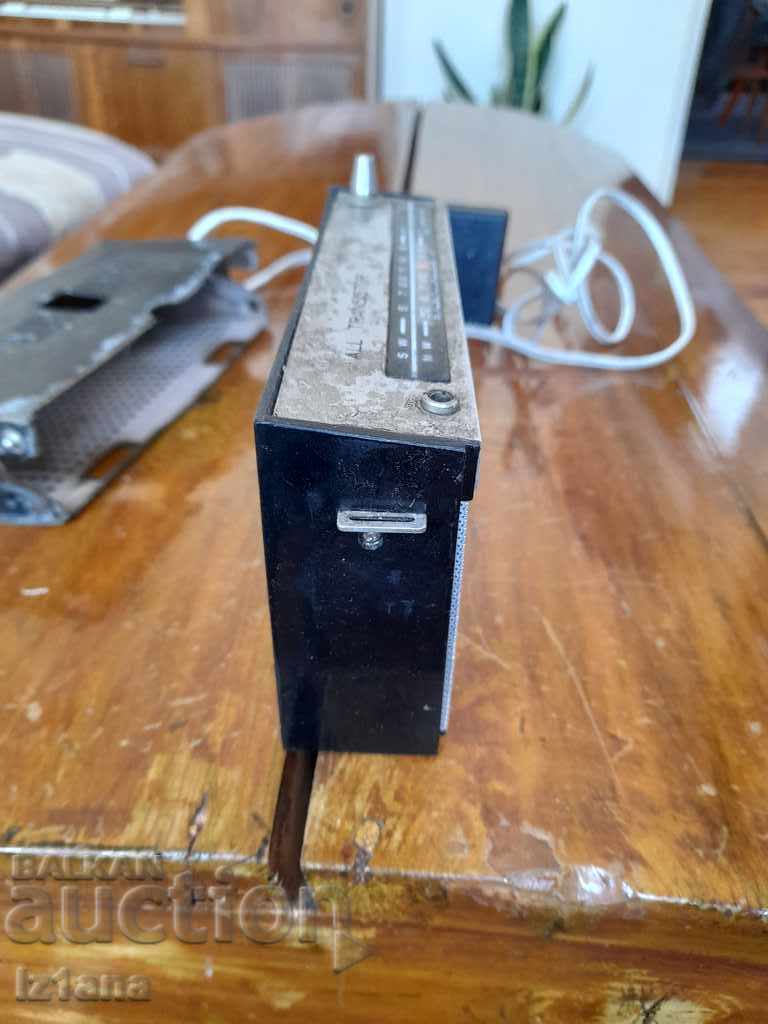 Delivery of Old radio, HITACHI radio Delivery of Old radio, HITACHI radio