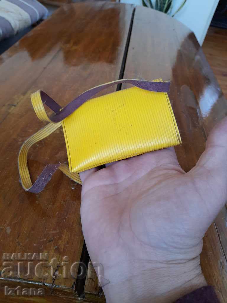 Delivery of Old baby purse Delivery of Old baby purse