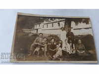 Fotografie Bărbați și femei în fața mănăstirii St. 1926. Panteleimon
