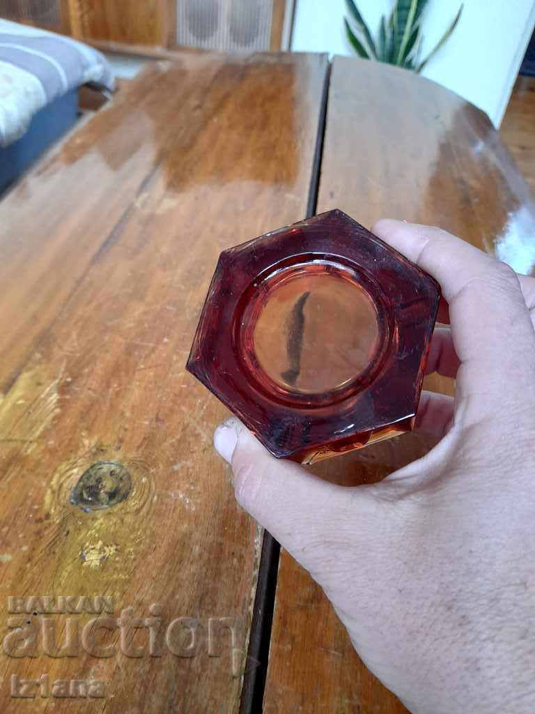 Delivery of Old glass ashtray Delivery of Old glass ashtray