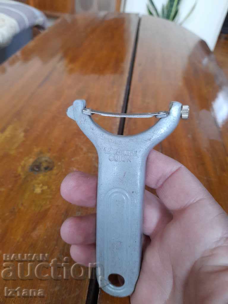 Παράδοση Παλιά αποφλοιωτής πατάτας Παράδοση Παλιά αποφλοιωτής πατάτας