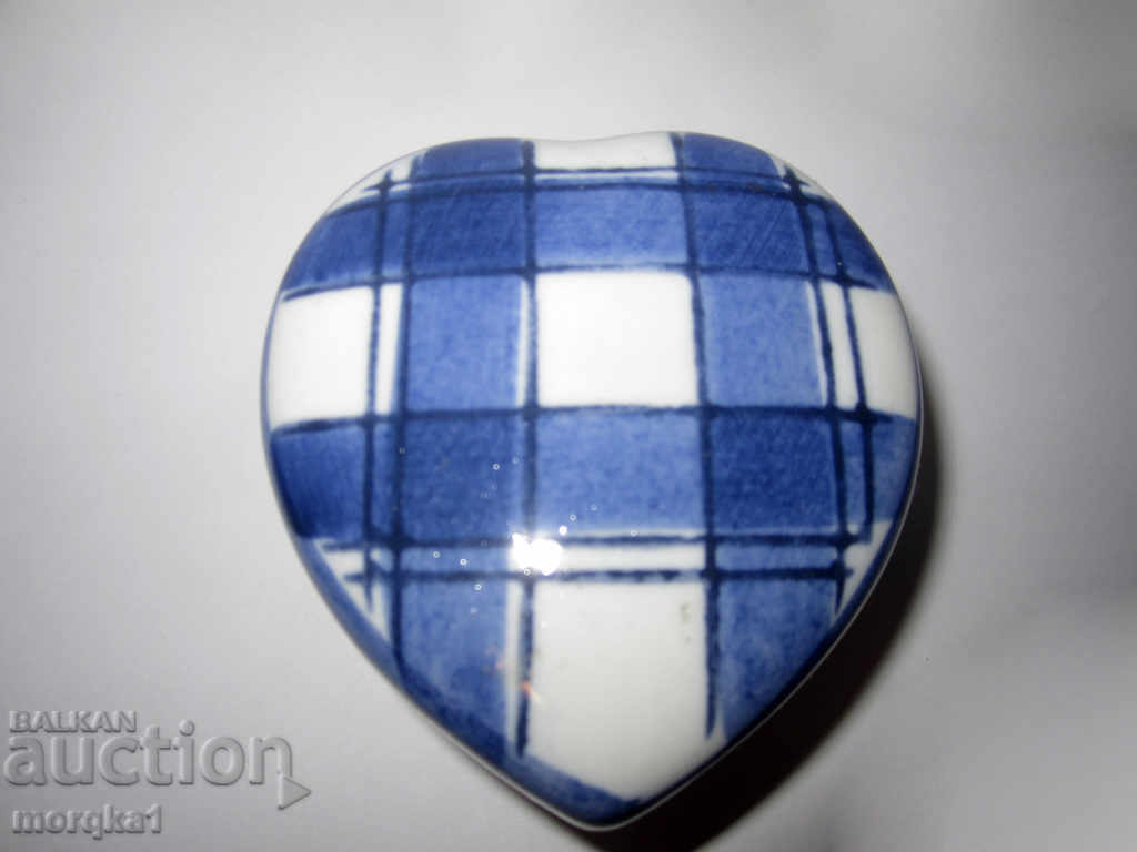 Box, jewelry box, heart-shaped dish, heart with price 12.00 BGN | € 6.14 Box, jewelry box, heart-shaped dish, heart with price 12.00 BGN | € 6.14