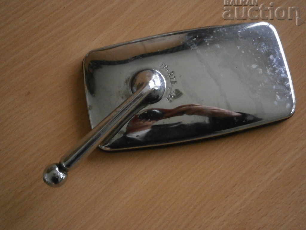 Delivery of retro car mirror