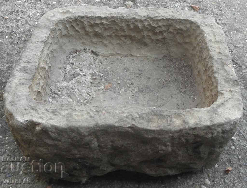 Auction Ancient stone trough - by personal delivery only Auction Ancient stone trough - by personal delivery only