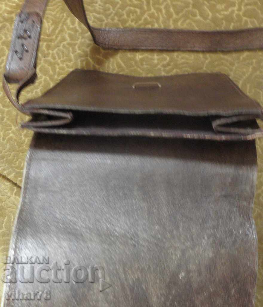 Delivery of leather bag