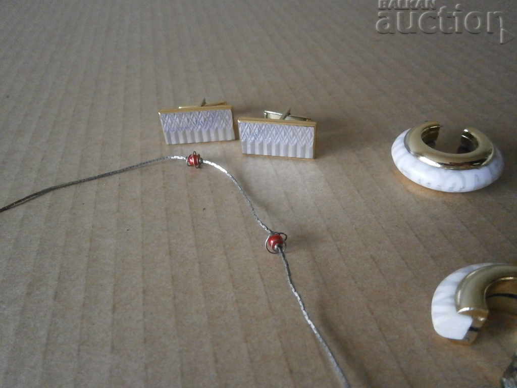 Delivery of lot of retro vintage jewelry Delivery of lot of retro vintage jewelry