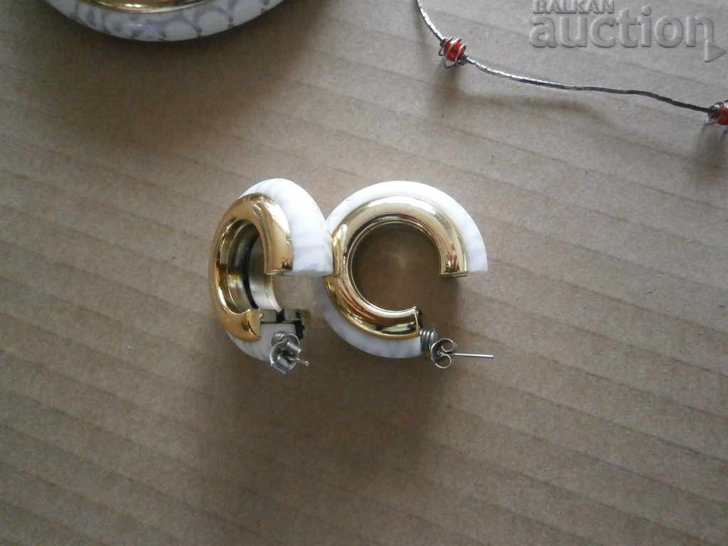 lot of retro vintage jewelry - 5 lot of retro vintage jewelry - 5