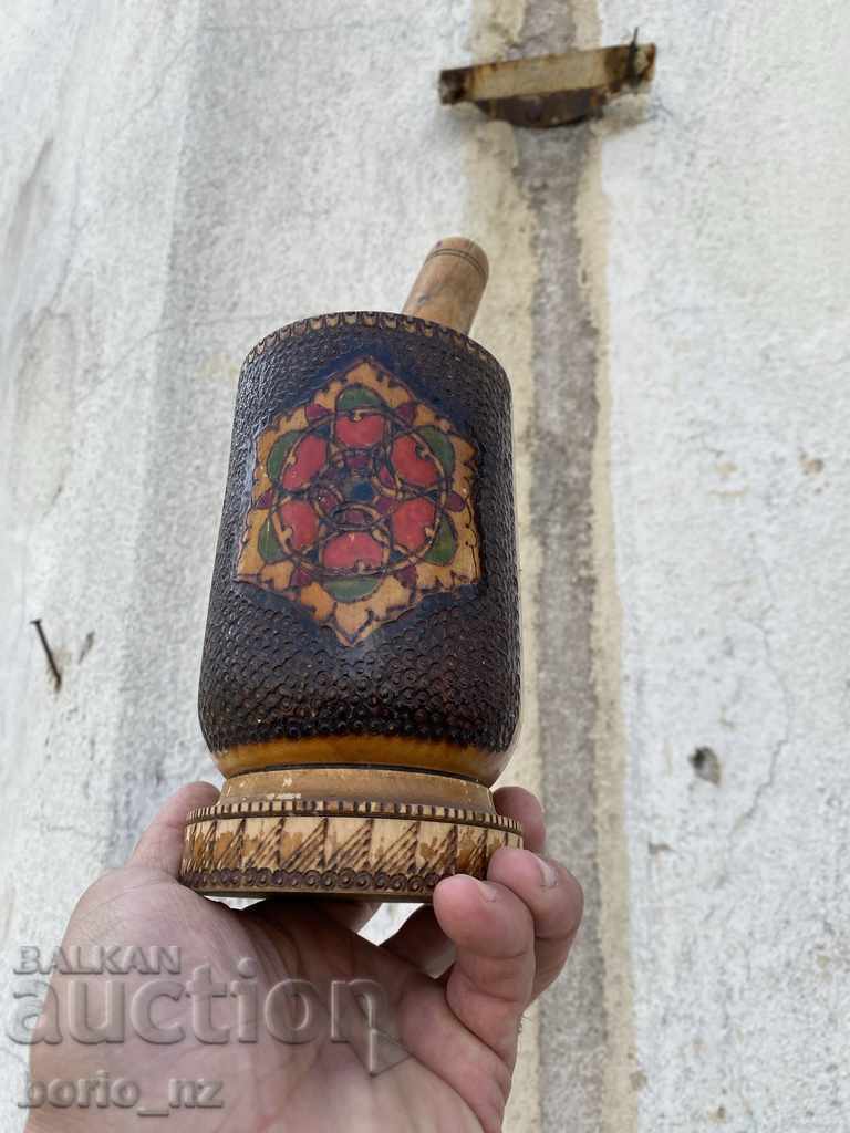 Auction 10595. OLD WOODEN PYROGRAPHED HAVAN CHUKALO Auction 10595. OLD WOODEN PYROGRAPHED HAVAN CHUKALO