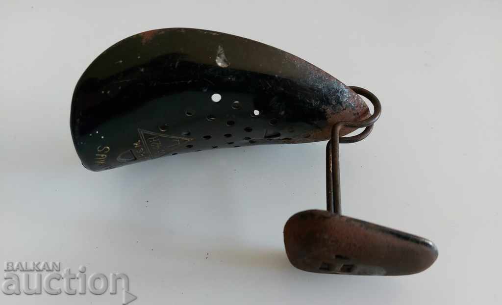 Delivery of OLD METAL FOLDING SHOE MOLD SHOES SHOES EXPANDER Delivery of OLD METAL FOLDING SHOE MOLD SHOES SHOES EXPANDER