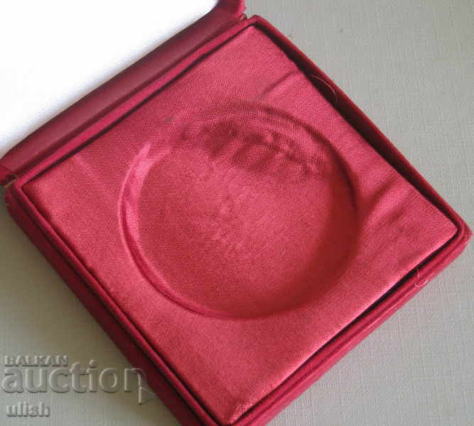 honorary title - Deserved citizen - 1 degree - box with price 30.00 BGN | € 15.34 honorary title - Deserved citizen - 1 degree - box with price 30.00 BGN | € 15.34