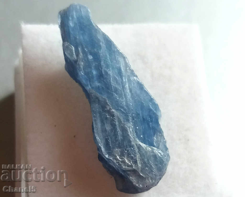 NATURAL RAW KIANITE - 12.05 carats (444) with price 6.90 BGN | € 3.53 NATURAL RAW KIANITE - 12.05 carats (444) with price 6.90 BGN | € 3.53