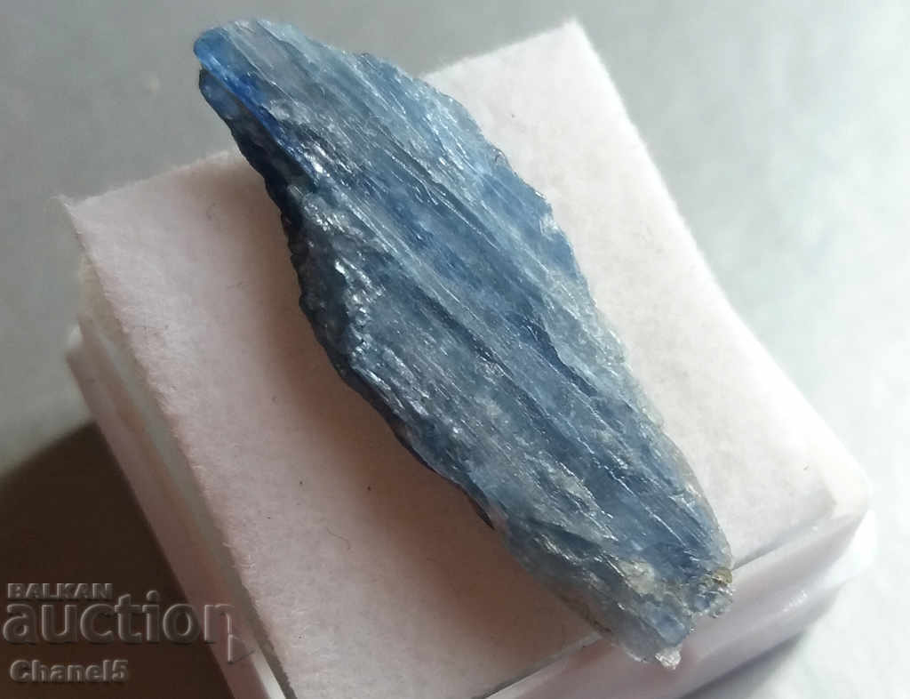 NATURAL RAW KIANITE - 12.55 carats (445) with price 9.00 BGN | € 4.60 NATURAL RAW KIANITE - 12.55 carats (445) with price 9.00 BGN | € 4.60