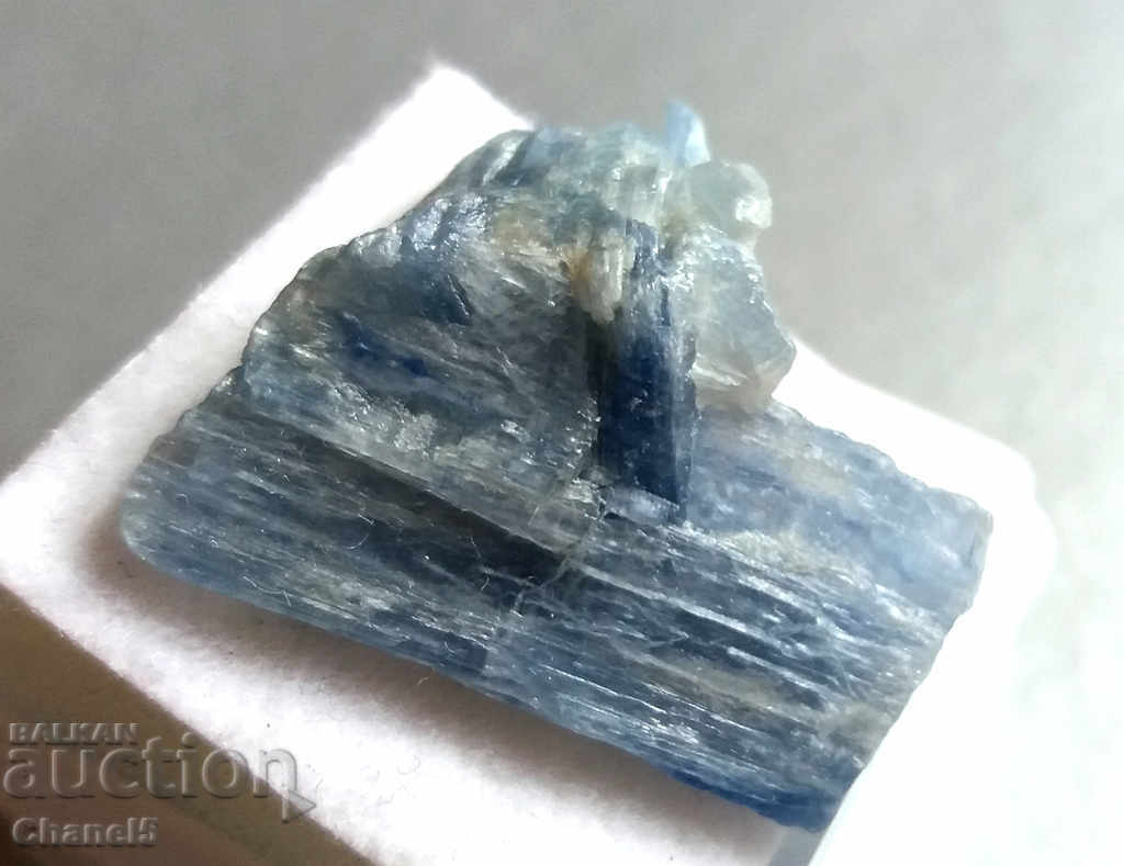 NATURAL RAW KIANITE - 22.30 carats (456) with price 14.00 BGN | € 7.16 NATURAL RAW KIANITE - 22.30 carats (456) with price 14.00 BGN | € 7.16